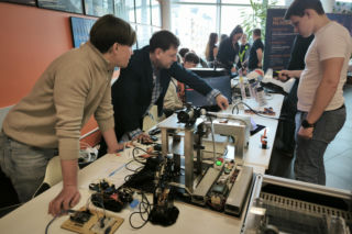 Grywalizacja i tłumy kandydatów. Drzwi Otwarte w Akademii Nauk Stosowanych w Lesznie