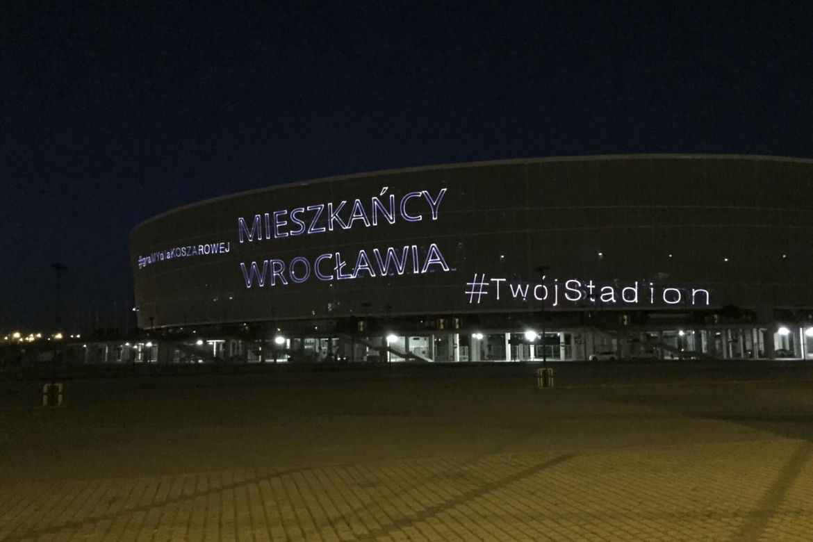 Laserowy pokaz na Stadionie Wrocław. To podziękowania dla medyków!