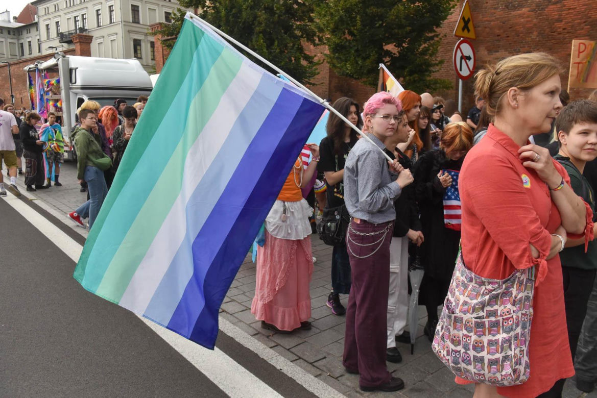 VI Toruński Marsz Równości. Przeciwnicy modlili się w centrum