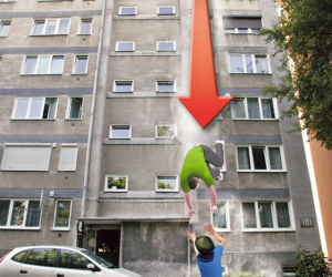 Samobójca spadł na dziewczynę