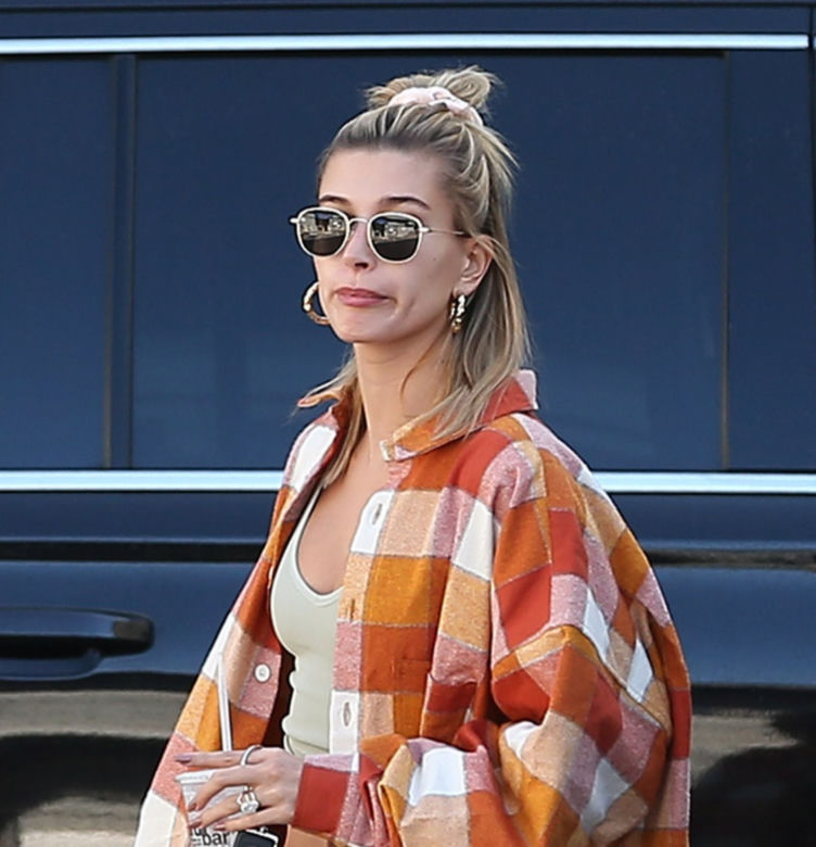 Hailey Bieber