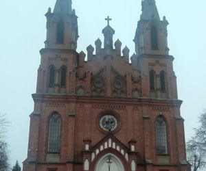 Skandal w Łosicach. Ksiądz gwałcił parafiankę