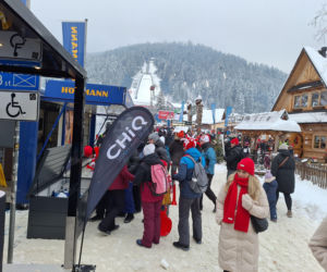 Tłumy kibiców pod Wielką Krokwią w Zakopanem