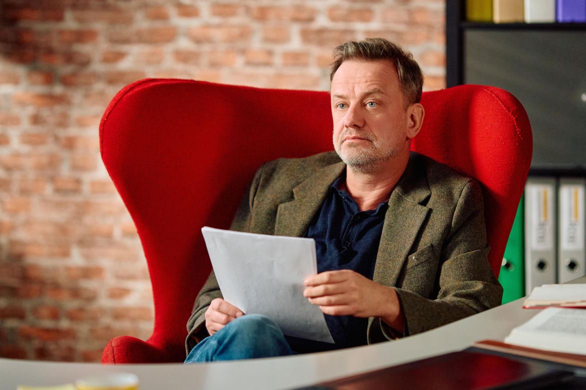 "Na Wspólnej", odcinek 4198: Remigiusz otrzymuje tragiczną wiadomość o umierającym ojcu