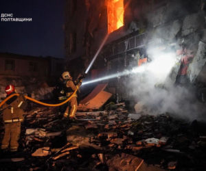 Niespokojna noc na Ukrainie! Rosjanie uderzyli w bloki i pociąg