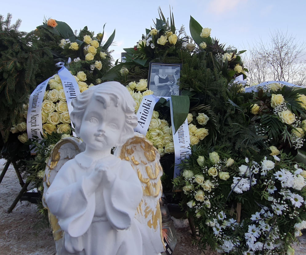 Grób Angeliki, Anieli i Jasia. Na jego widok trudno powstrzymać łzy