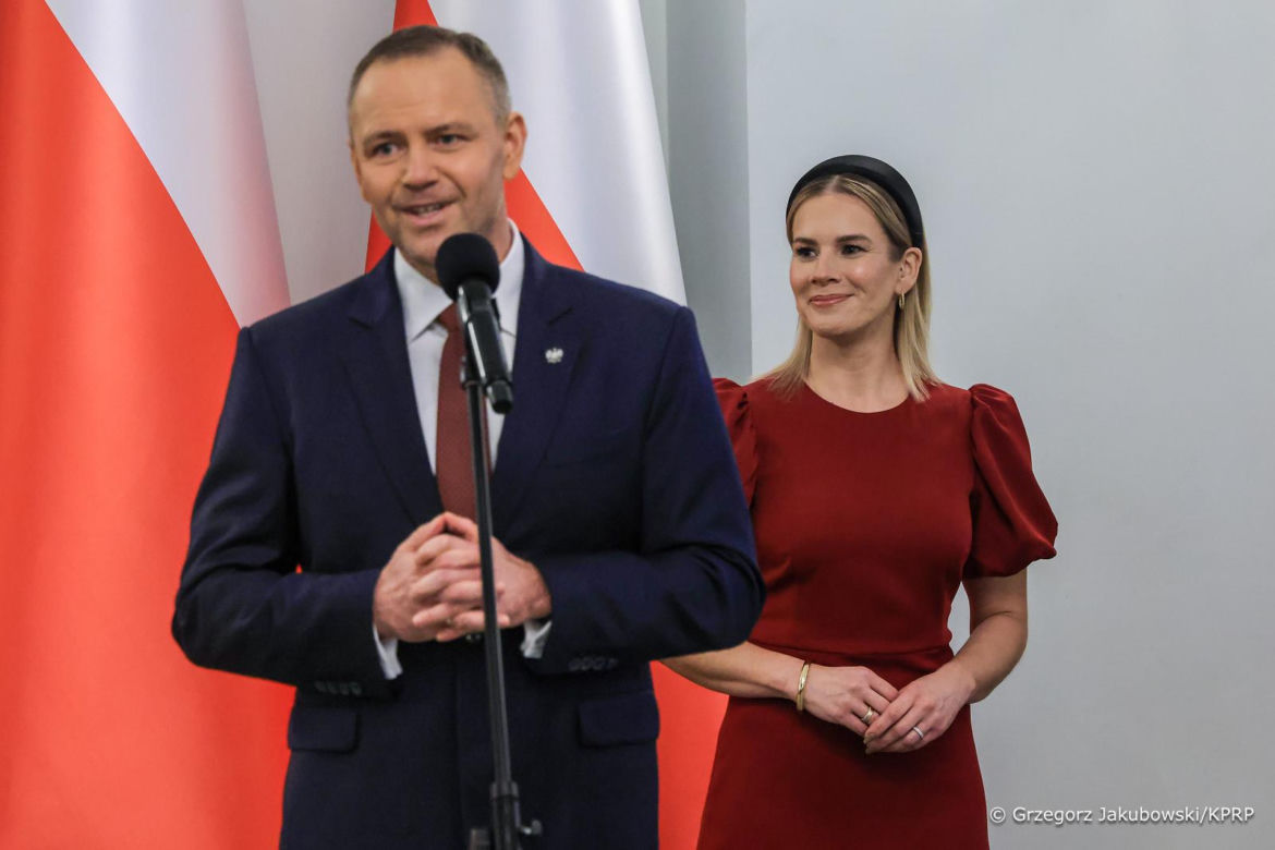 Marta Nawrocka w czerwieni