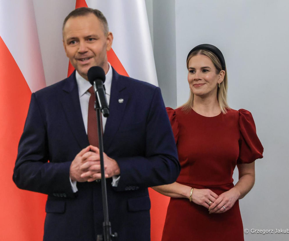 Marta Nawrocka w czerwieni