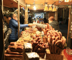 Wroclaw. Jarmark Bozonarodzeniowy juz otwarty.