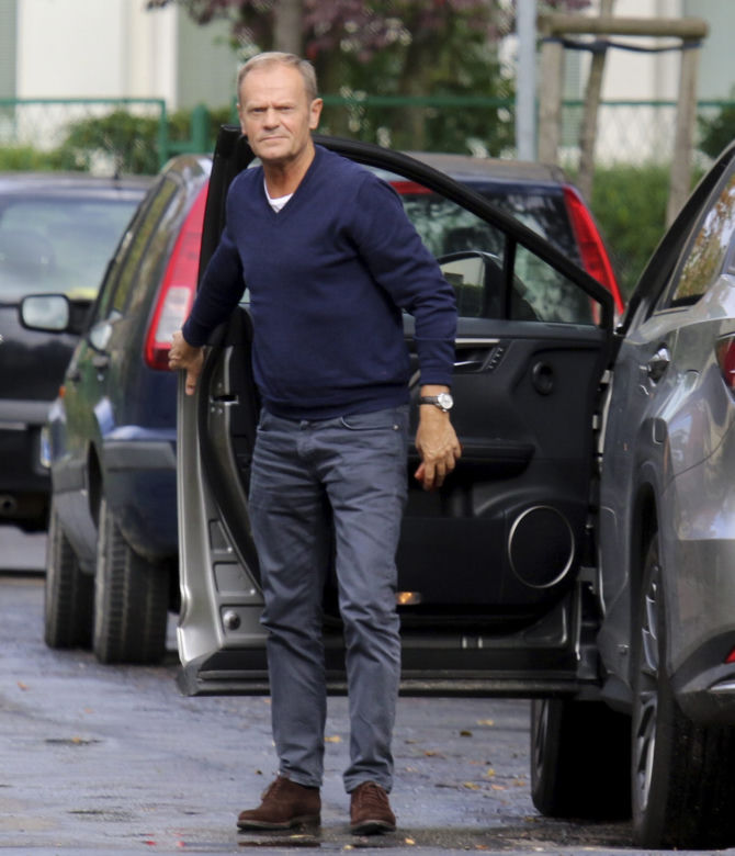Donald Tusk po porannych zakupach