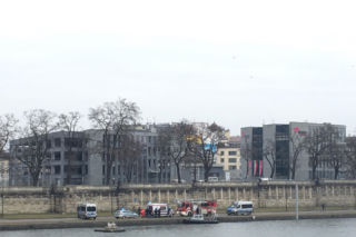 Kraków: Akcja służb przy kładce Bernatka. Z Wisły wyłowiono mężczyznę