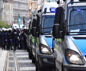 Katowice: Policjanci wśród nacjonalistów. Tajemnicza akcja służb na marszu! 