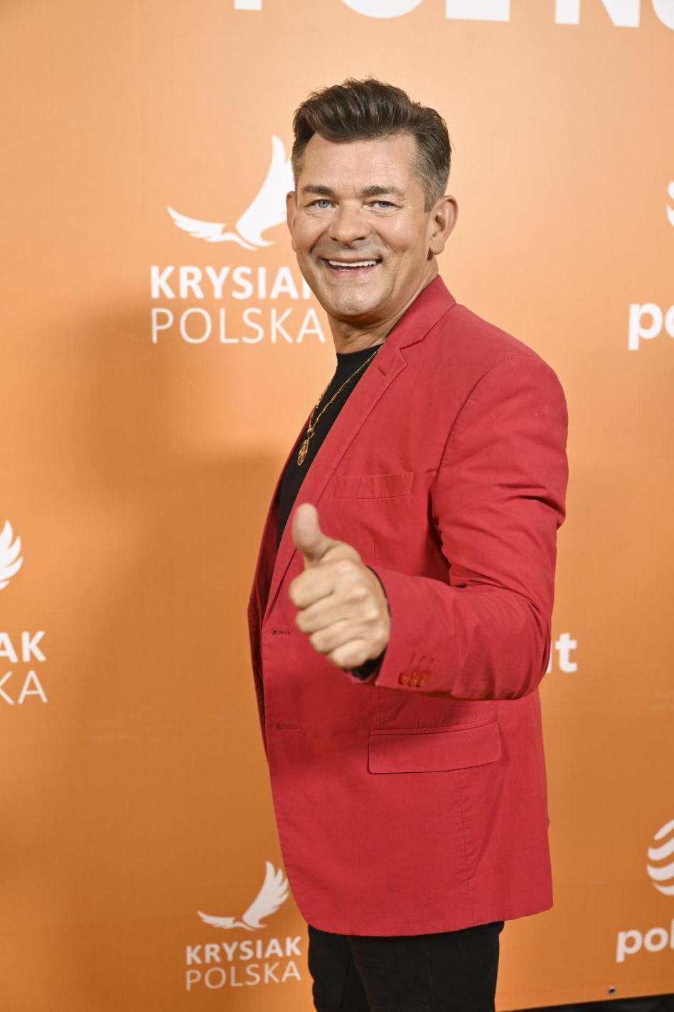 Tak Zenon Martyniuk zmieniał się przez lata. Na początku kariery nosił zupełnie inną fryzurę
