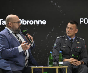 Warszawskie Targi Obronne. Scena Biała. Śmigłowiec przyszłości. Od pola walki po akcje ratownicze. Jak projektować i wybierać śmigłowce do najbardziej wymagających operacji?