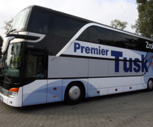 Oni prowadzili kampanię z autobusów