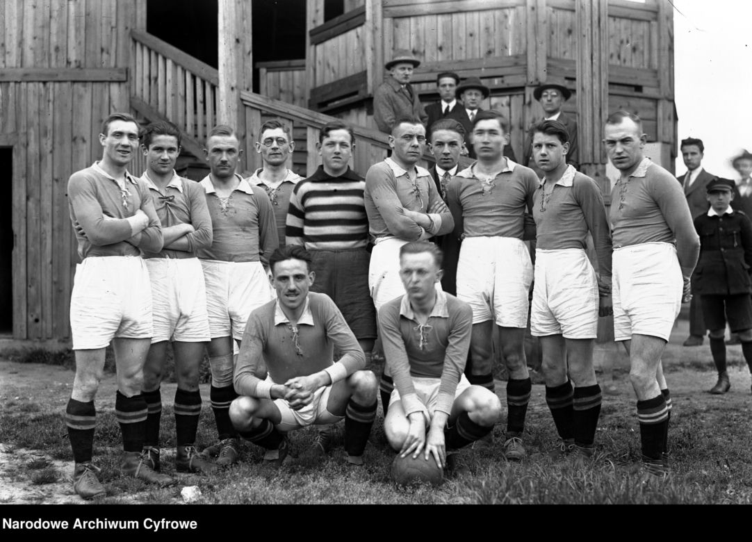 Archiwalne zdjęcia piłkarzy Warty Poznań. Tak wyglądał polski futbol blisko 100 lat temu!