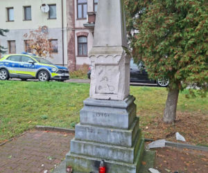Zdemolowali pomnik żołnierzy radzieckich w Starachowicach. To nie pierwszy raz