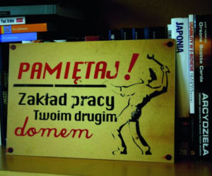 prl/spodlady_tablica_propagandowa