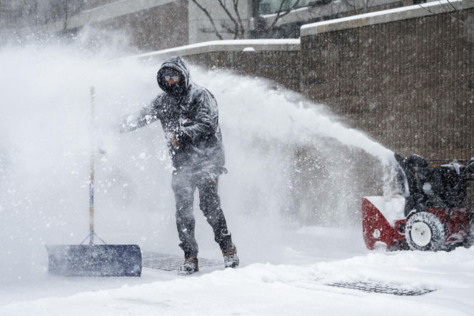 Ofiary śmiertelne, milion ludzi bez prądu w USA! Burza śnieżna atakuje