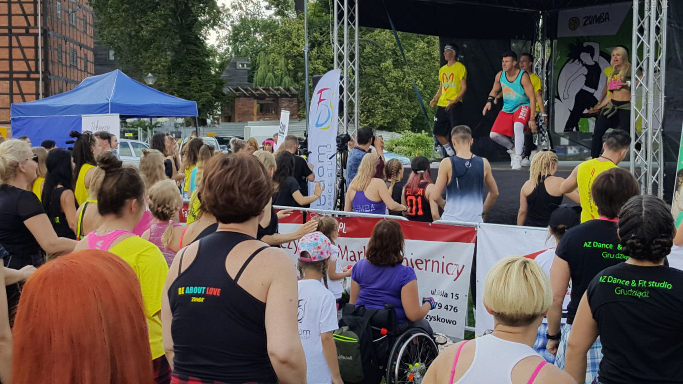 Na Wyspie Młyńskiej odbyła się 3 edycja akcji Lato Zumba Fitness. To był piękny maraton zumby!