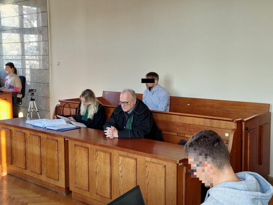 Oskarżony o zabójstwo Dariusz N. odpowiada z wolnej stopy