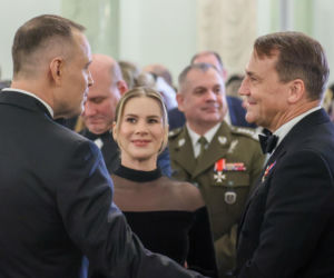 Karol Nawrocki i Radosław Sikorski na Korpusem Dyplomatycznym. Te miny mówią wszystko!