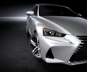 Lexus IS 200t lifting 2017