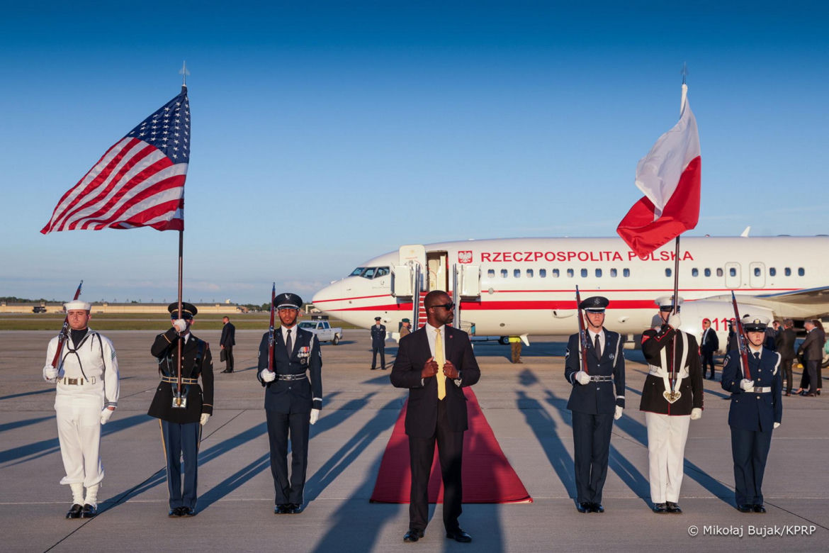 Prezydent Nawrocki na czerwonym dywanie w USA