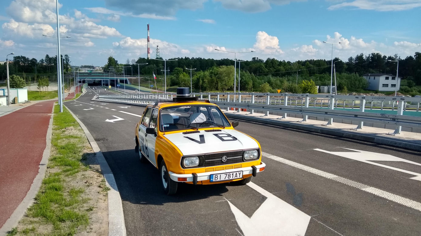 Białystok. Czeska milicja na ulicach miasta. To Skoda 120 L