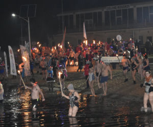 Dobre Miasto: V Jubileuszowa Karnawałowa Noc Morsów. Przyjechało ponad 400 osób z całej Polski [ZDJĘCIA]