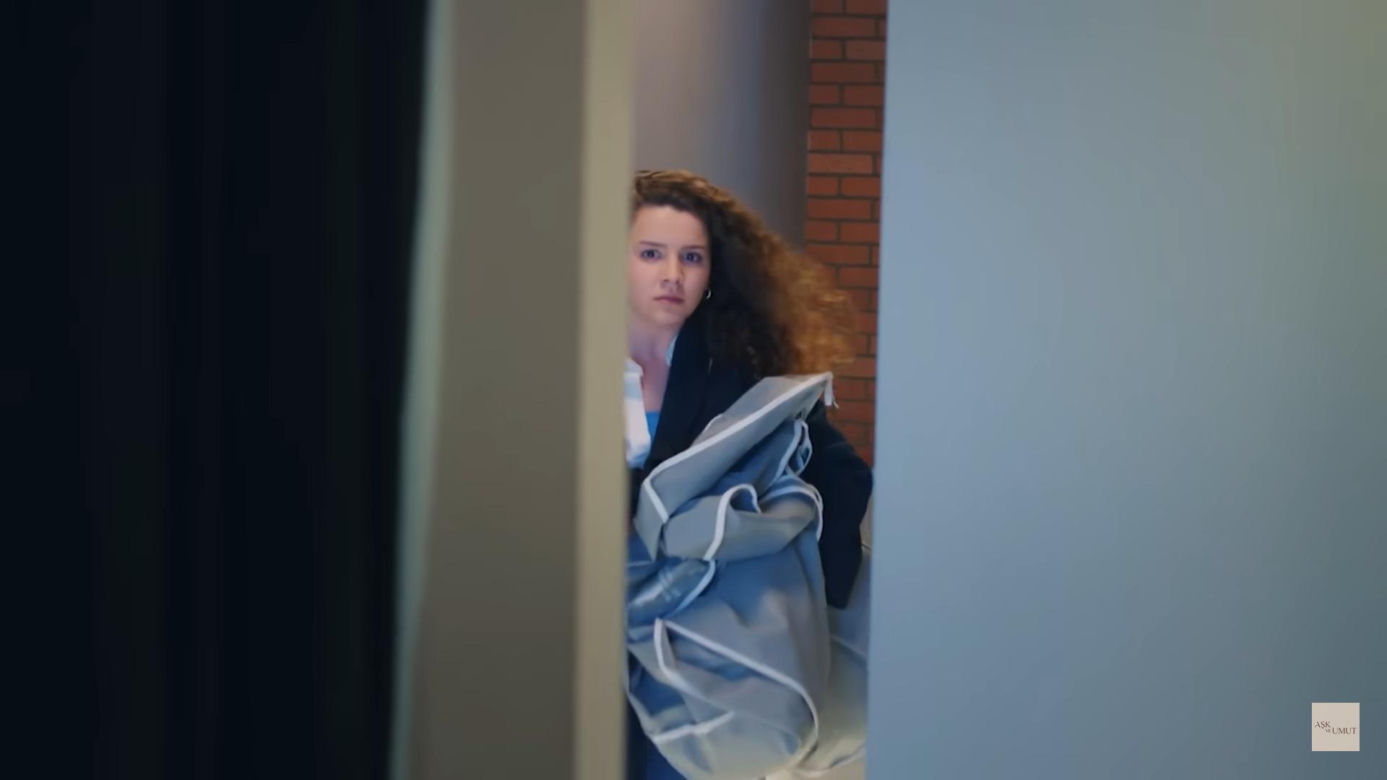 Miłość i nadzieja. Ege uklęknie przed Zeynep! TYLE będzie brakowało, by przyłapała ich Melis