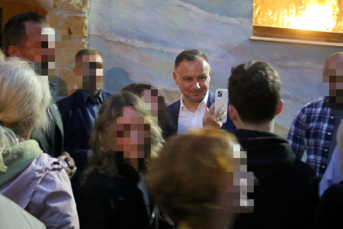 Agata Duda i Andrzej Duda w kościele w Juracie 