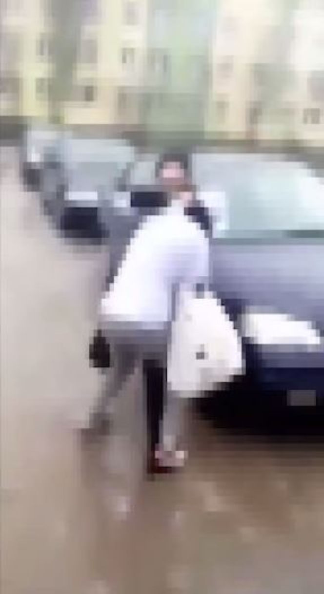 Dziewczyny przed szkołą tłukły się jak w ringu