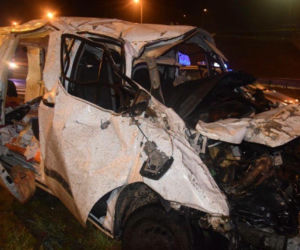 Potworny wypadek w środku nocy. Młody kierowca nie żyje