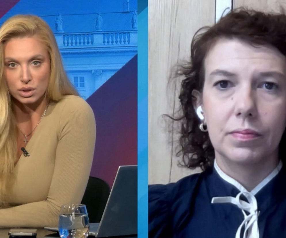 Dziennikarka w studiu oraz ekspertka Magdalena Górnicka-Partyka podczas rozmowy wideo. Czytaj więcej w SE Polityka.