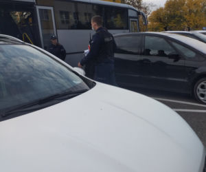 Irakijczycy wywożeni z komendy policji w Toruniu