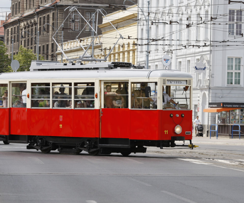 Tramwaj Konstal-N kursujący po Gdańsku