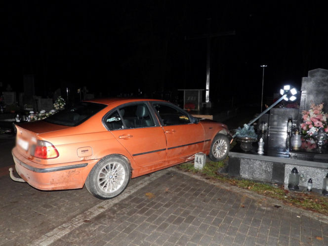 Uciekał przed policją i wjechał na cmentarz