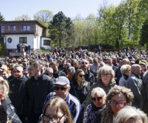 Poświęcił im swoją kampanię wyborczą. Przyszły na pogrzeb Łukasza Litewki. Oczy od razu się zaszkliły