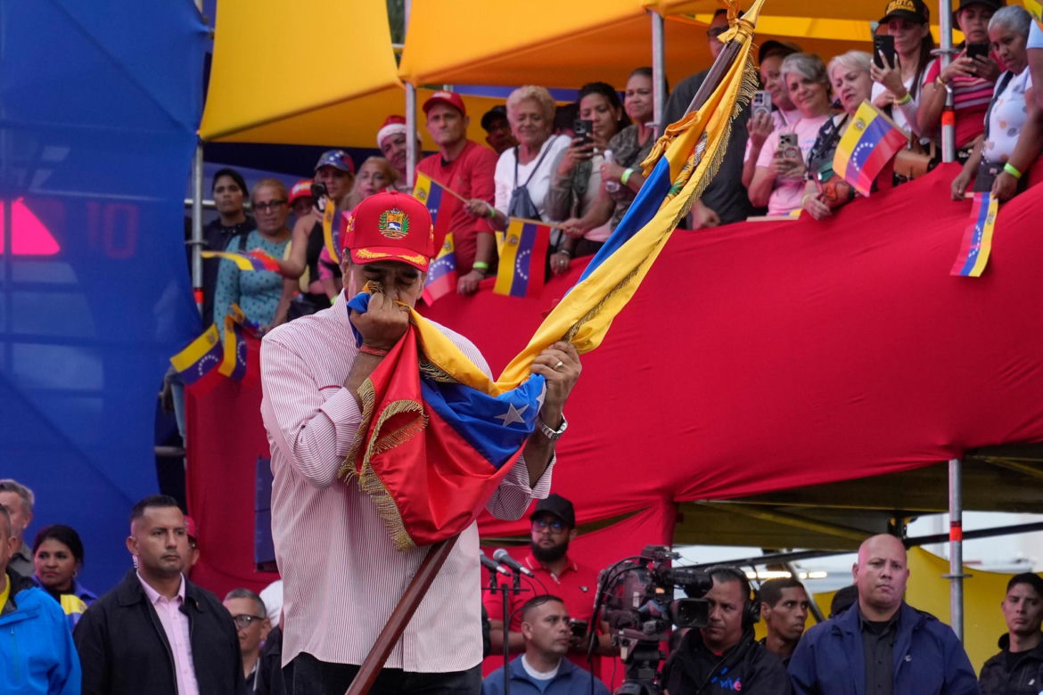 Nicolas Maduro z małżonką zostali schwytani i wywiezieni z kraju