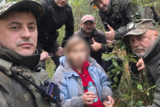75-letnia grzybiarka odnaleziona po dwóch dobach w lesie. Szukała wyjścia na czworakach
