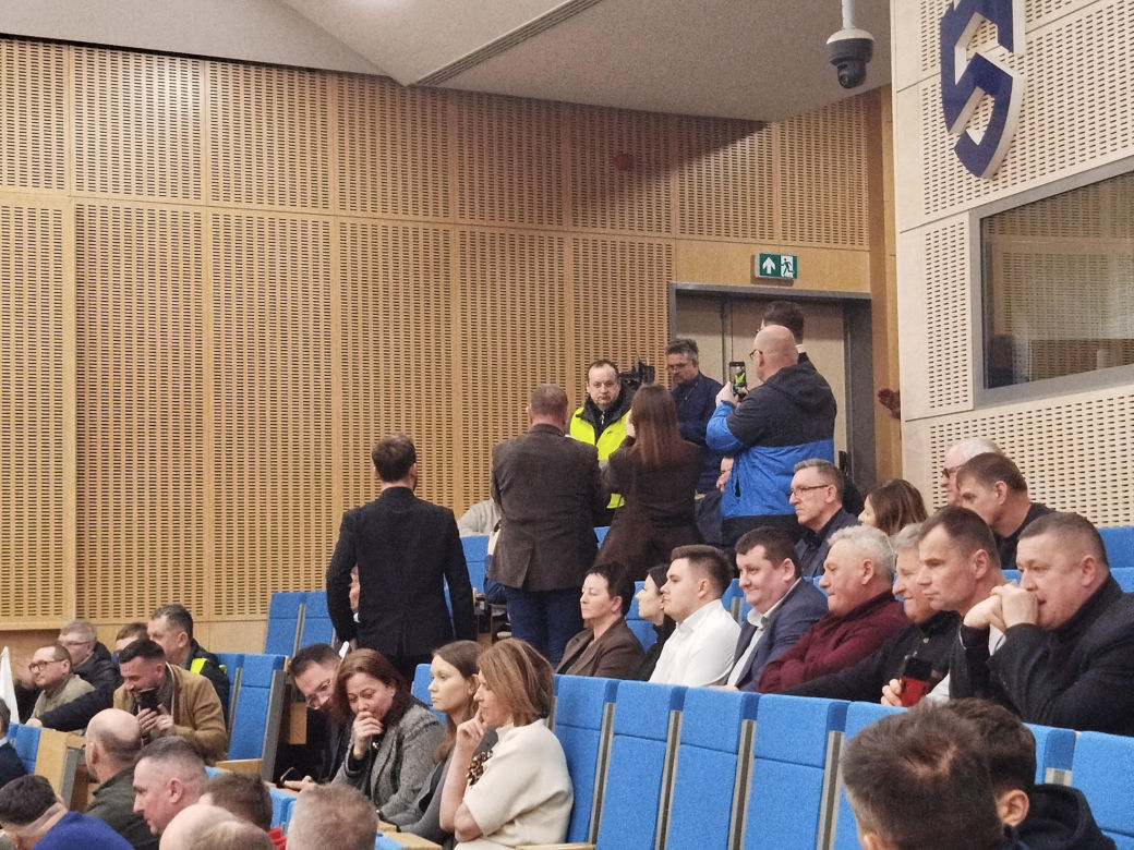 Protest rolników na spotkaniu z ministrem rolnictwa na Uniwersytecie w Siedlcach