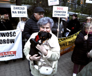 Mieszkańcy Pragi-Północ drżą przed podwyżkami. „Będę siedzieć po ciemku i umierać”