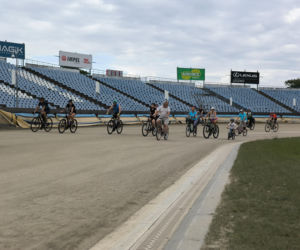 Rowerowa Stolica Polski - kręcili kilometry na stadionie w Lesznie