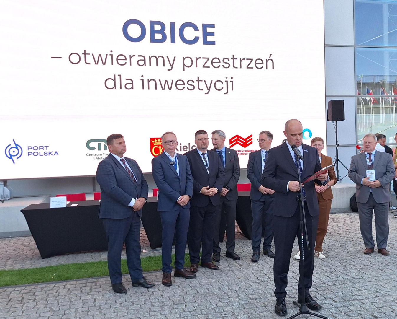 Jest nowy plan na tereny po niedoszłym lotnisku w Obicach pod Kielcami. Powstanie tam terminal towarowy CPK