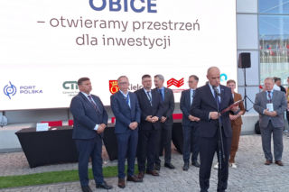 Jest nowy plan na tereny po niedoszłym lotnisku w Obicach pod Kielcami. Powstanie tam terminal towarowy CPK