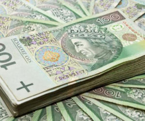Pensje rosną szybciej, przemysł zaskoczył. Budowlanka mocno w dół 