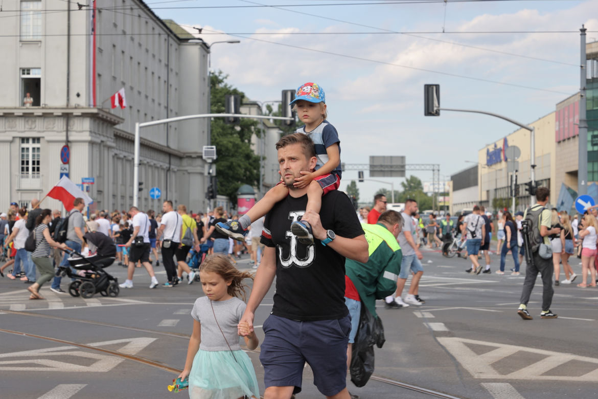 Godzina "W" w Warszawie. Tak mieszkańcy oddali hołd bohaterom z 1944 roku