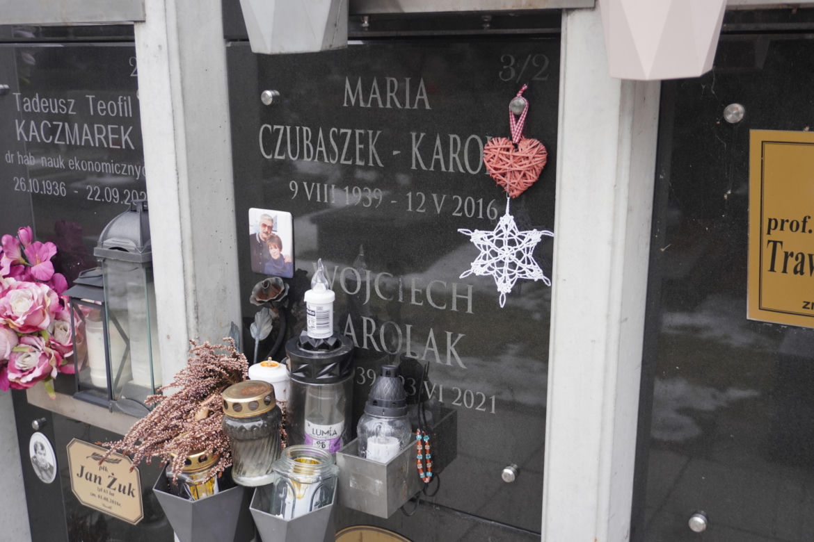 Nagrobek Marii Czubaszek i Wojciecha Karolaka