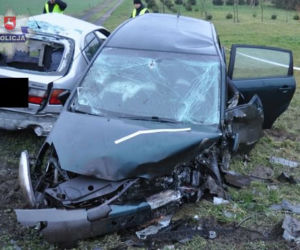 Straszny wypadek na Lubelszczyźnie! Auto zostało zmiażdżone